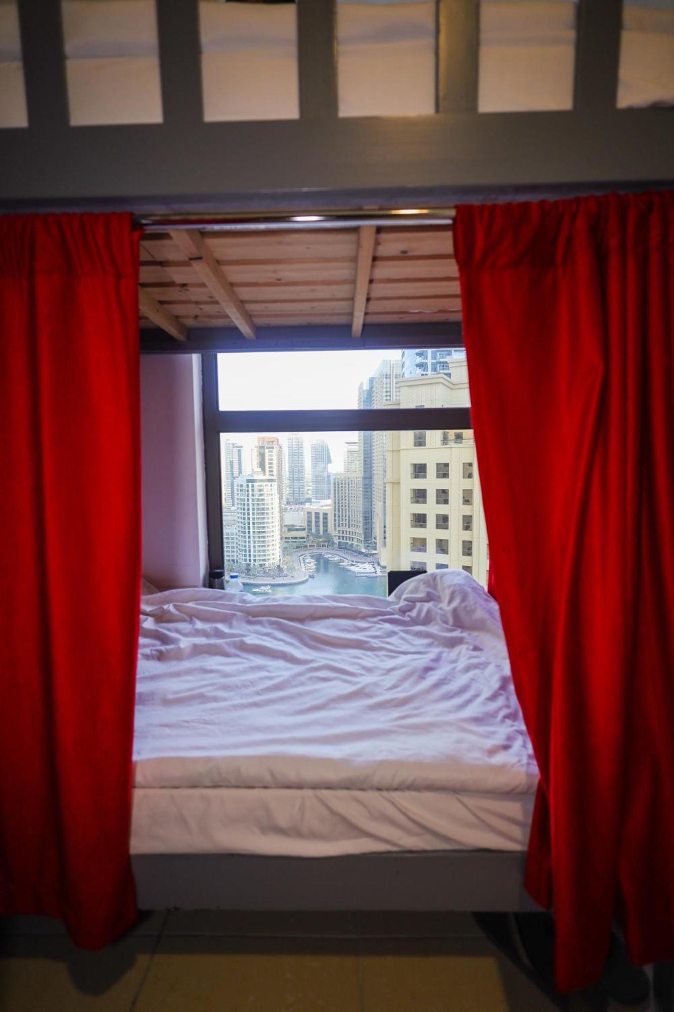 Lunar Hostel - Jbr ドバイ エクステリア 写真