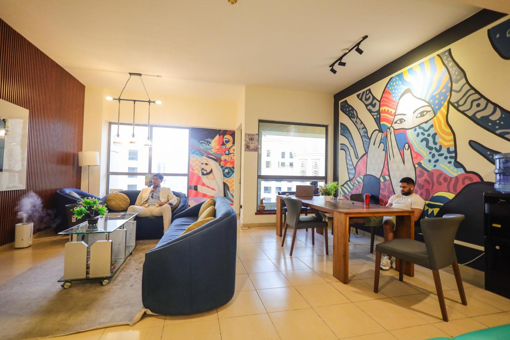 Lunar Hostel - Jbr ドバイ エクステリア 写真